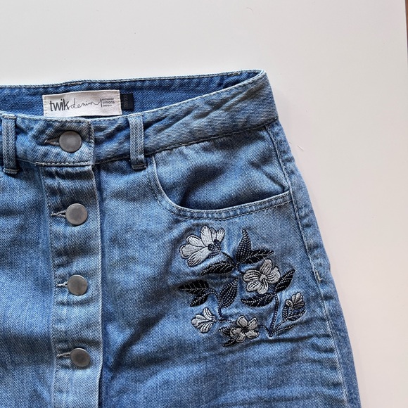 Denim Skirt w/ Floral Detail - Picture 2 of 3